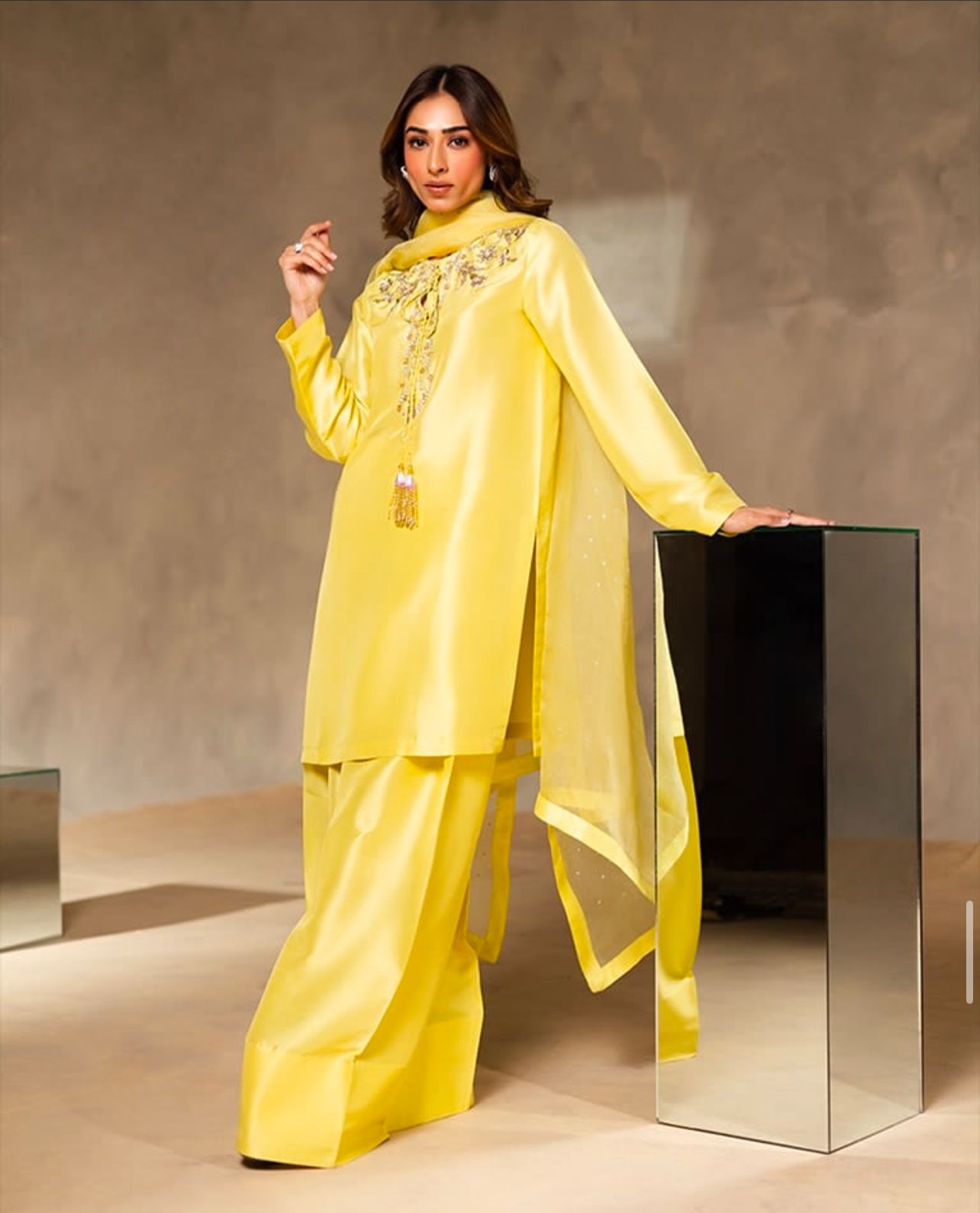 RIA YELLOW